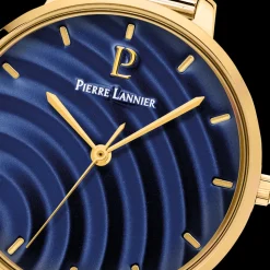 Montre Femme BETTY Cadran Bleu Bracelet Acier milanais Doré