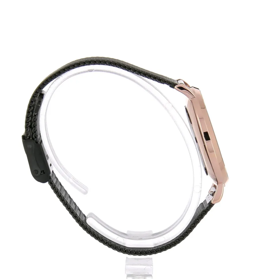 Montre Femme NATURE Cadran Noir Bracelet Acier milanais Noir